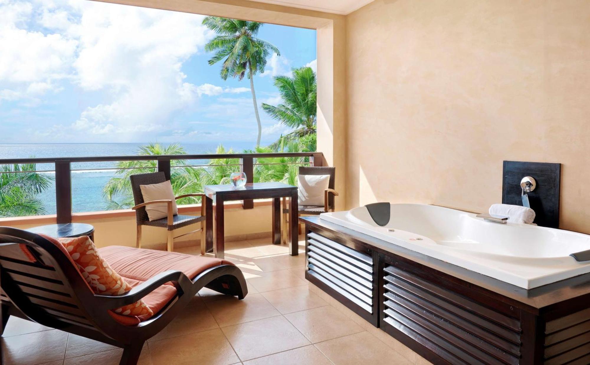 Doubletree By Hilton Seychelles Allamanda Resort & Spa Takamaka Eksteriør billede