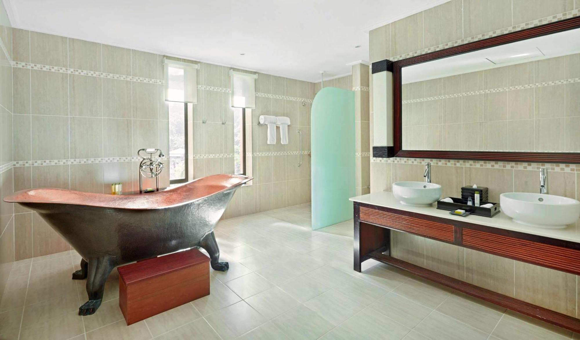 Doubletree By Hilton Seychelles Allamanda Resort & Spa Takamaka Eksteriør billede