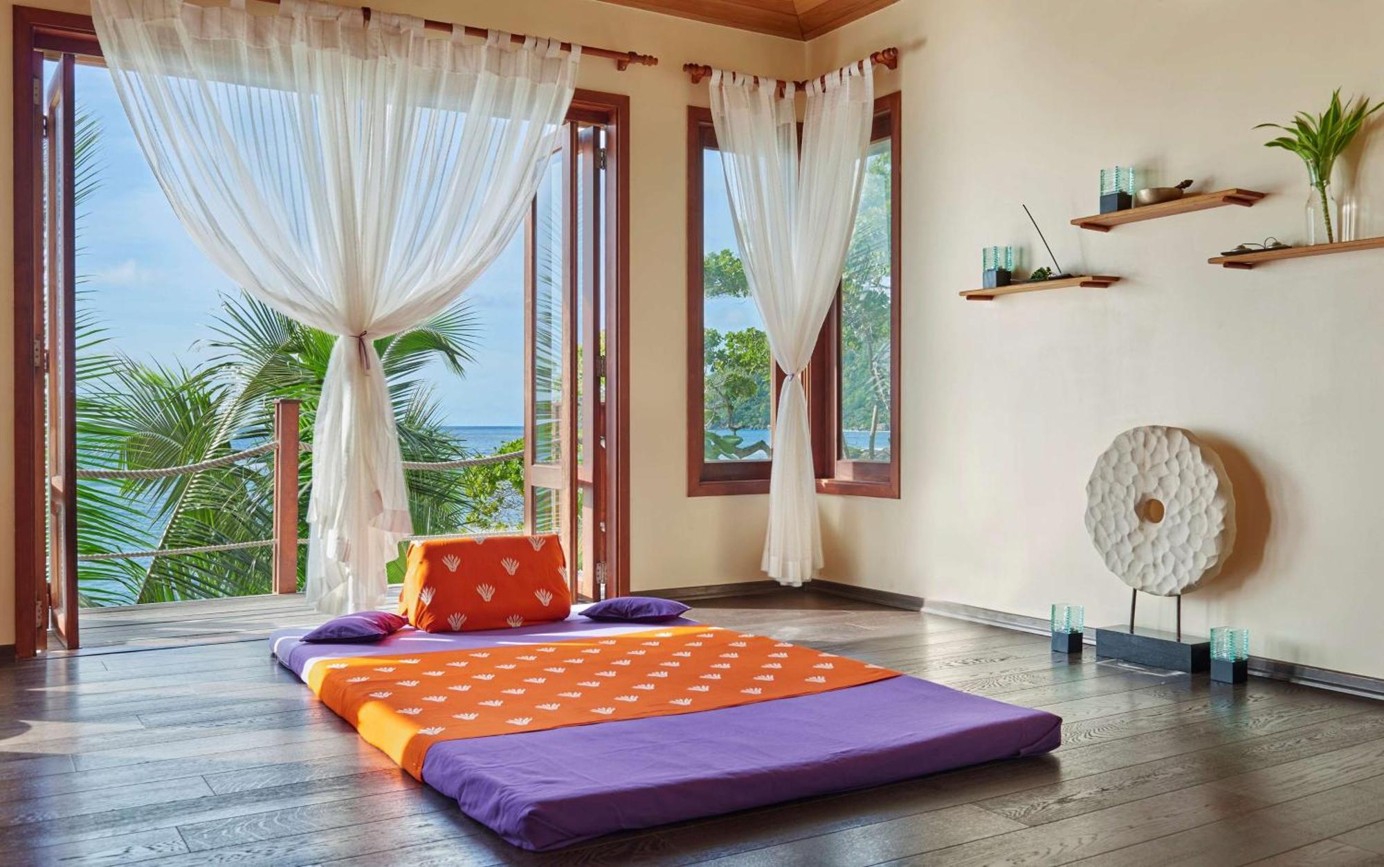 Doubletree By Hilton Seychelles Allamanda Resort & Spa Takamaka Eksteriør billede