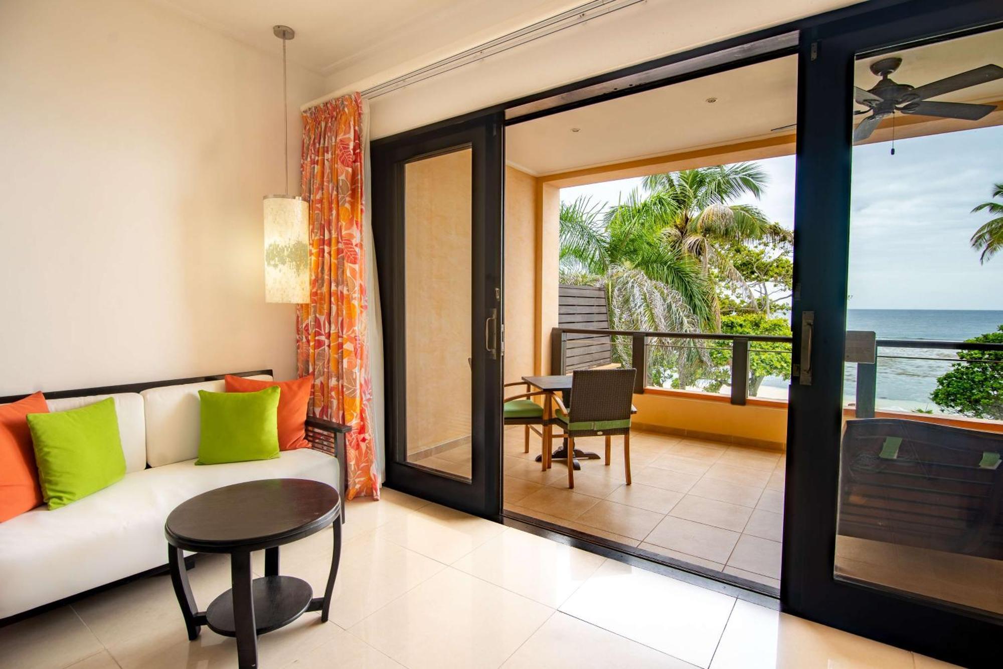 Doubletree By Hilton Seychelles Allamanda Resort & Spa Takamaka Eksteriør billede