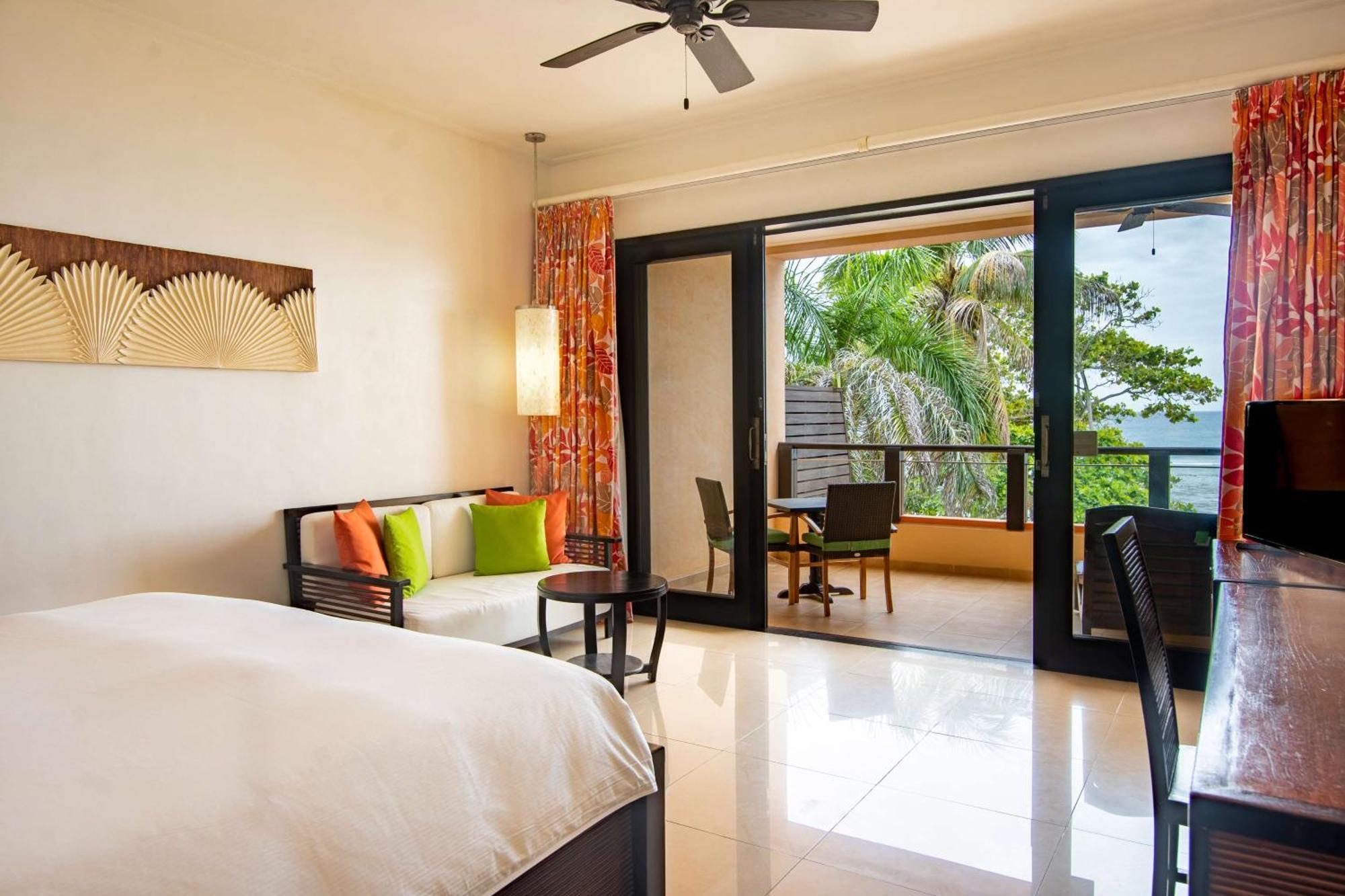 Doubletree By Hilton Seychelles Allamanda Resort & Spa Takamaka Eksteriør billede