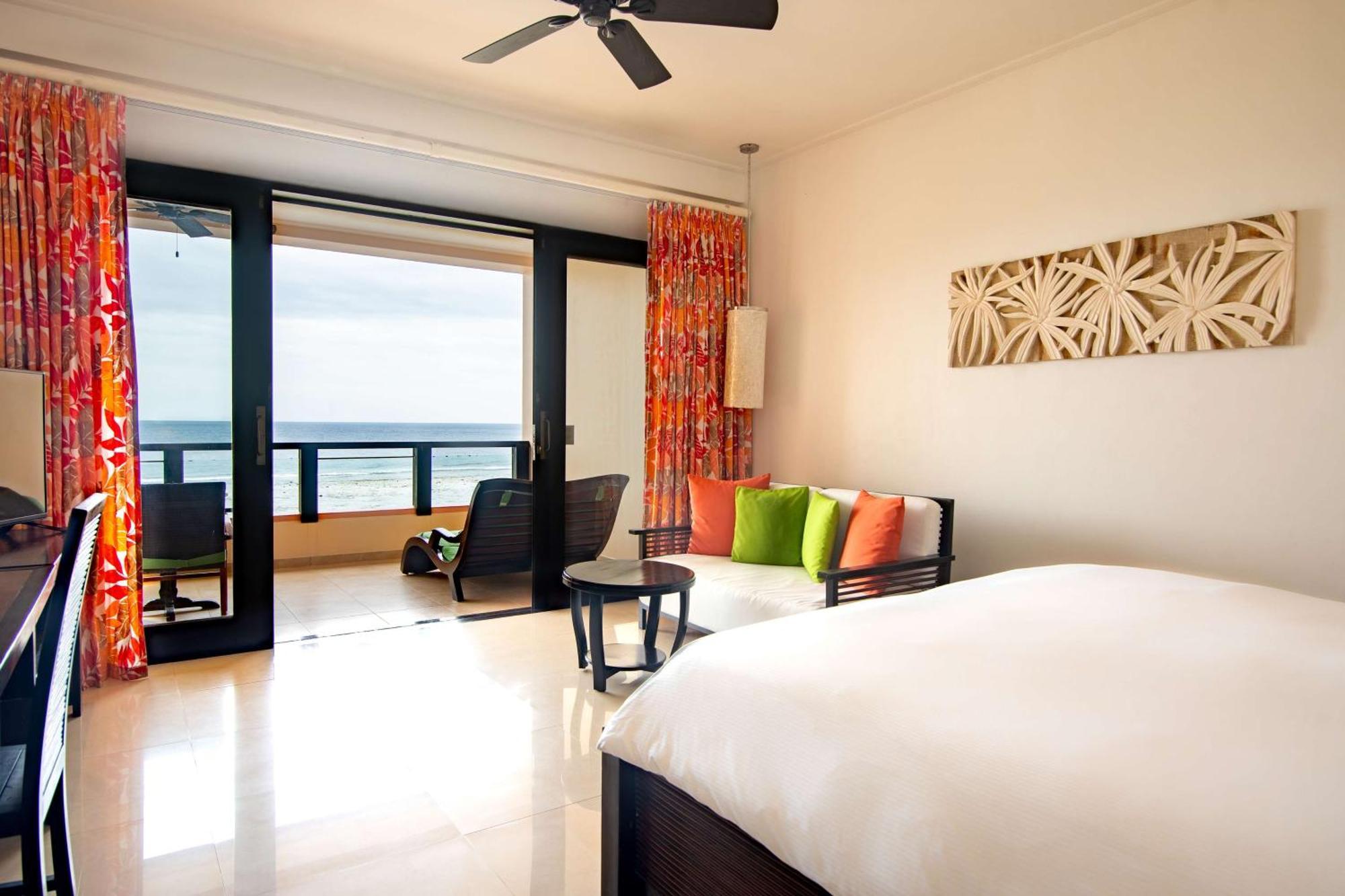 Doubletree By Hilton Seychelles Allamanda Resort & Spa Takamaka Eksteriør billede