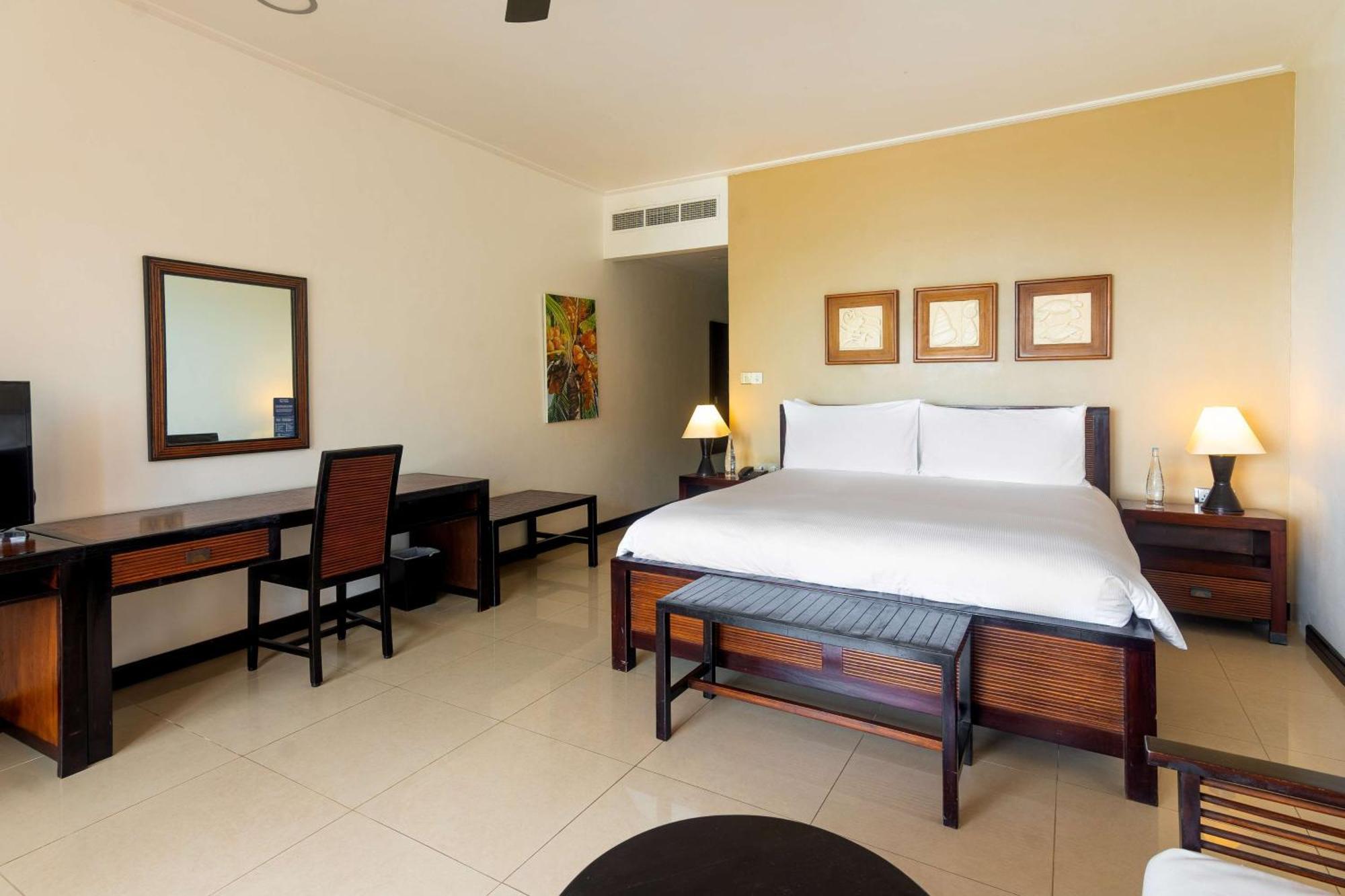 Doubletree By Hilton Seychelles Allamanda Resort & Spa Takamaka Eksteriør billede